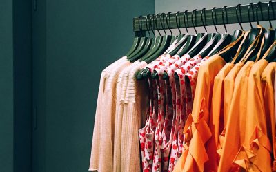 Le grossiste en ligne, partenaire incontournable pour la gestion des stocks de vêtements